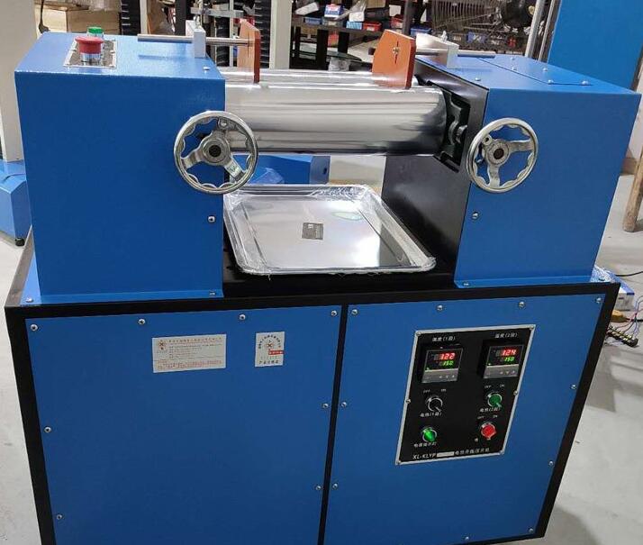 小型實(shí)驗(yàn)型開煉機(jī)