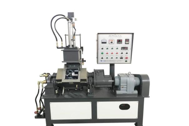 強力加壓式密煉機